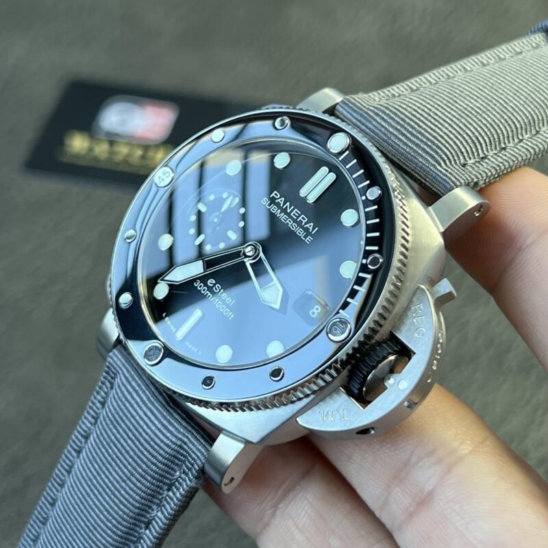 PAM01288 Submersible 44mm anthracite gradient on gray leather Strap Super Clone